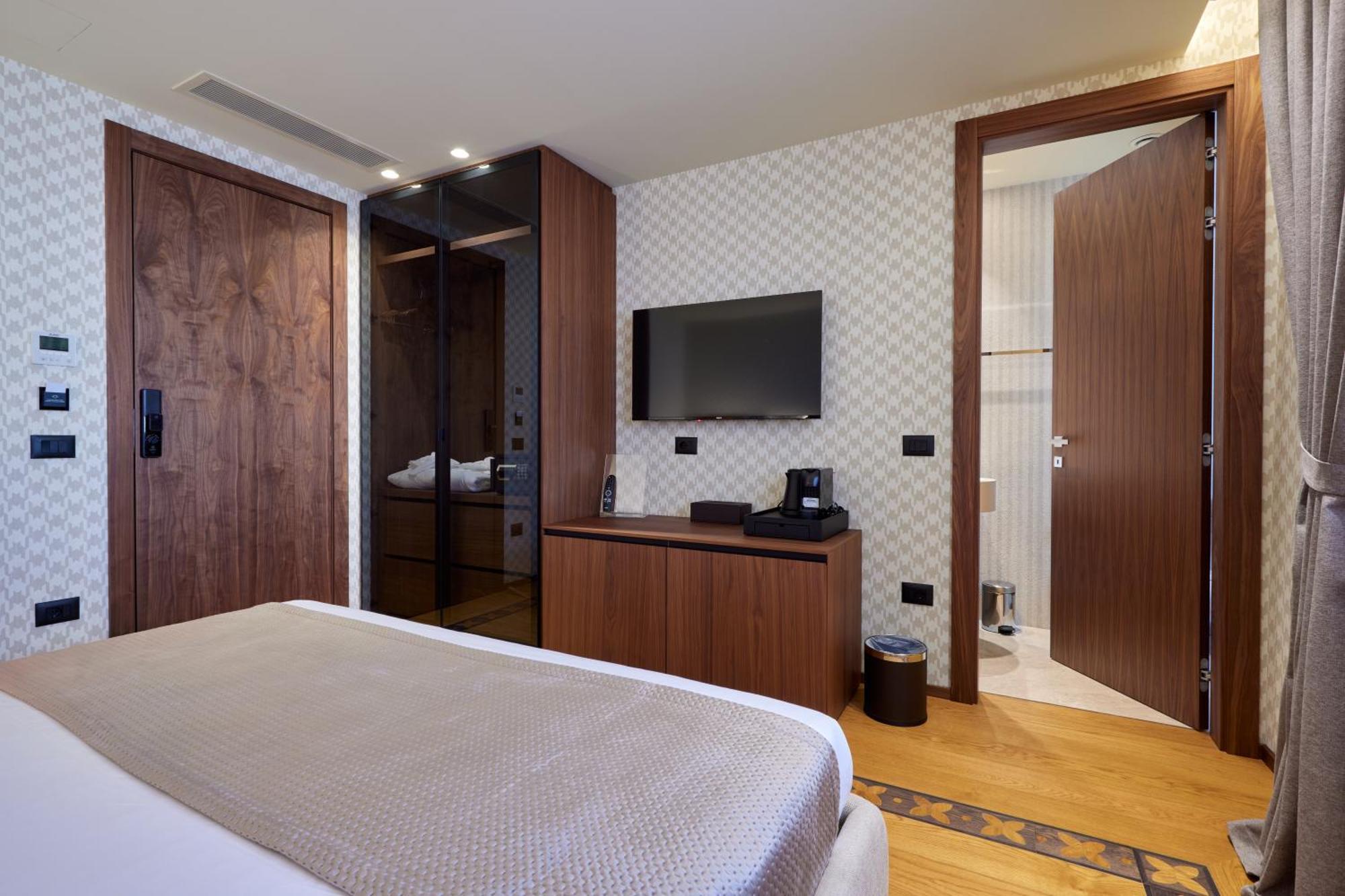 Valis Luxury Hotel Vlorë Habitación foto